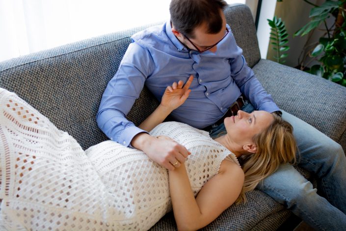 Pregnancy couple photoshoot at home