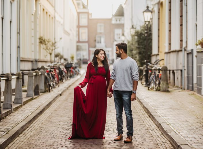 Couple pregnancy session in Utrecht